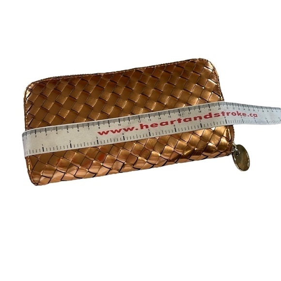 Deux LUX SUNSET ROSE GOLD WOVEN ZIP AROUND WALLET - Picture 7 of 8